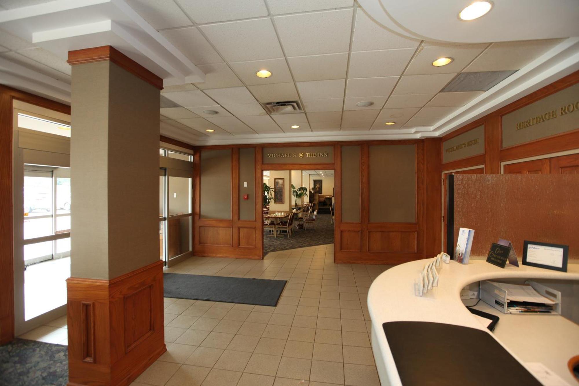 St. Albert Inn & Suites Saint Albert Экстерьер фото