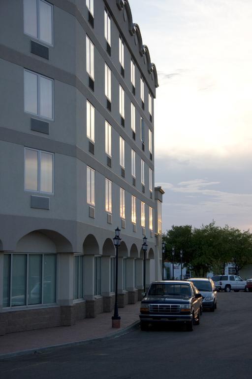 St. Albert Inn & Suites Saint Albert Экстерьер фото