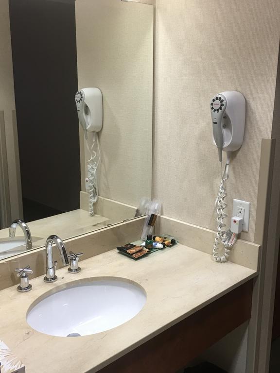 St. Albert Inn & Suites Saint Albert Экстерьер фото