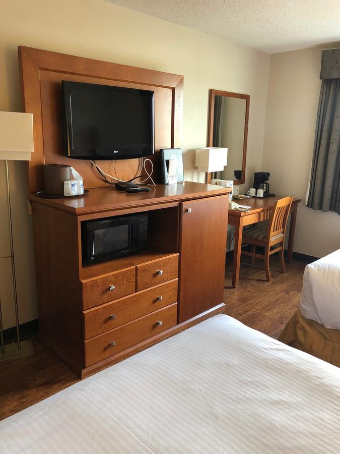 St. Albert Inn & Suites Saint Albert Экстерьер фото